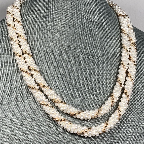 Necklace Beaded Pearlescent White Beads Gold Tone 50” - Picture 5 of 11